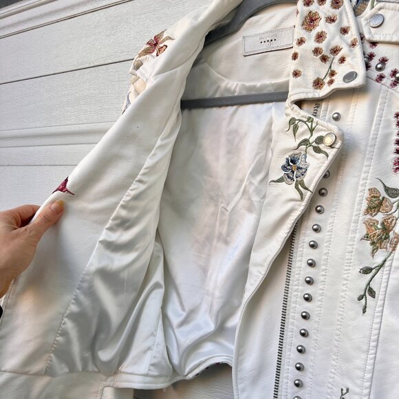 Blank NYC Floral Embroidered Silver Studded Zipper Moto Ivory Pleather Jacket - Picture 3 of 11